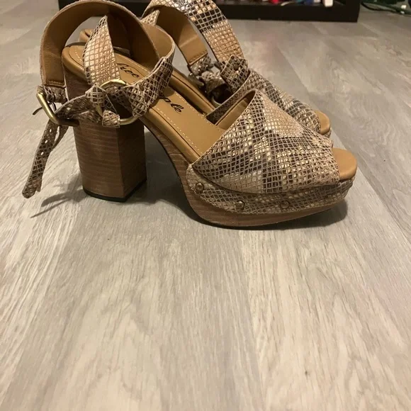 Free People Snakeskin Platform Heels - Picture 6 of 8